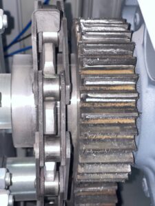 Worn teeth on a gear wheel