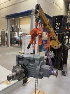 Well-balanced lifting with the forklift